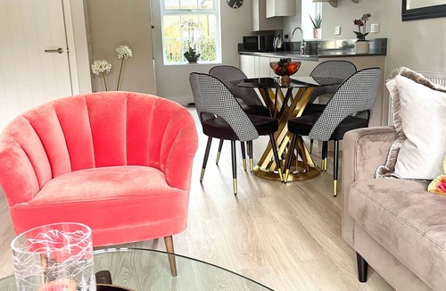 Calne House | Stunning townhouse, private secure parking, centrally located.