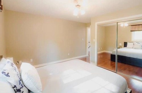 Innisfil House | Stunning Tranquility~ Spa~ Billiard~ Lake Simcoe
