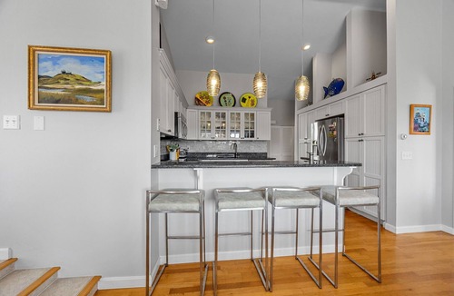 North Truro House | STUNNING TRURO BAY VIEW 3 BDR,3 BATH PRIVATE HOME IN SECLUDED COMMUNITY