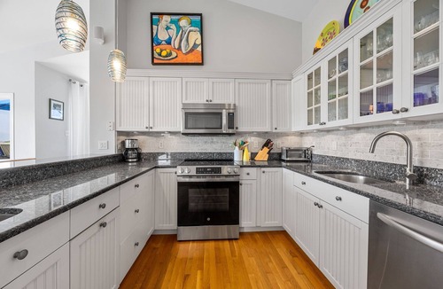 North Truro House | STUNNING TRURO BAY VIEW 3 BDR,3 BATH PRIVATE HOME IN SECLUDED COMMUNITY