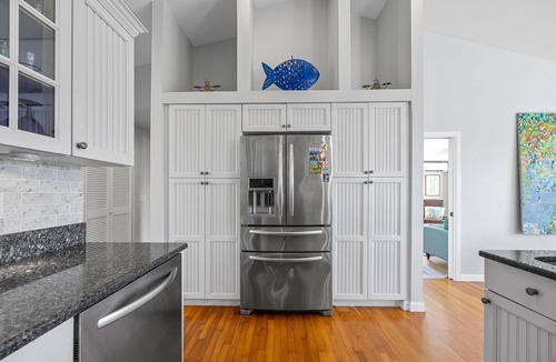 North Truro House | STUNNING TRURO BAY VIEW 3 BDR,3 BATH PRIVATE HOME IN SECLUDED COMMUNITY