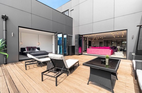Birmingham City Centre Apartment | Stunning Two Bed Penthouse - Large Private Terrace - Parking
