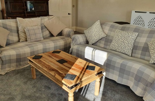 Earlsferry Apartment | Stunning upper villa in Earlsferry overlooking the Golf Course