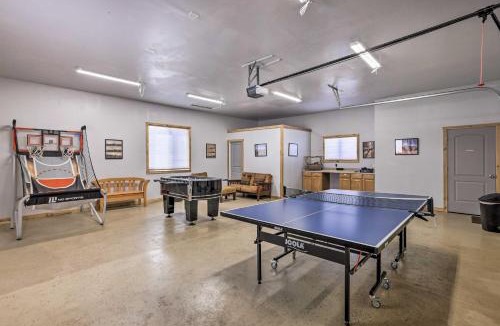 Apple Valley House | Stunning Utah Home 30 Mi to Zion Nat'l Park