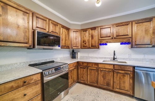 Valdosta House | Stunning Valdosta A-Frame Home with Private Pool!