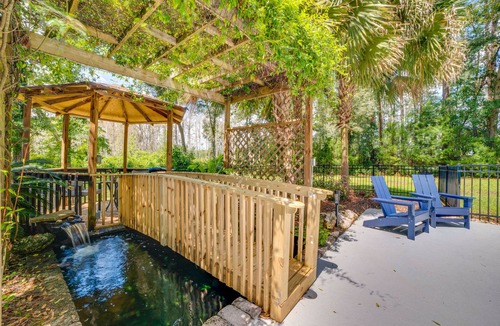Valdosta House | Stunning Valdosta A-Frame Home with Private Pool!