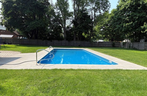 Town of Hounsfield House | Stunning Victorian with pool!