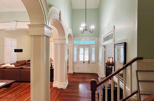 Columbus House | Stunning Victorian 1865 home walking distance to downtown.