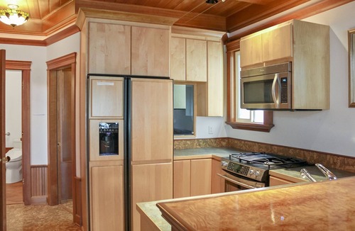 North End House | Stunning Victorian Home 6th Ave unbeatable area