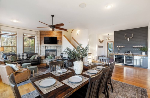 Nellysford House | Stunning Views, Hot Tub, Impeccable Design