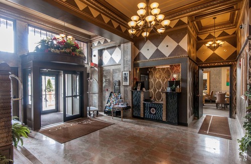 Downtown Niagara Falls Condo | Stunning View Overlooking Niagara State Park