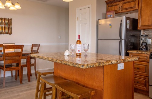 Port Bolivar House | Stunning View! Beachfront! Gourment Kitchen Pets OK-Pelican Bay