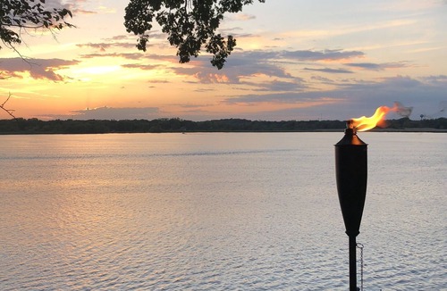 Fox Lake House | Stunning views and amazing sunsets at the lake!