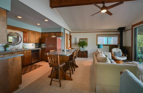 Graford Cabin | Stunning Views! Enchanting Peninsula Lake Front Cabin with Dock, Kayaks, Hiking