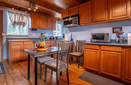 Pukalani Condo | Stunning Views, Great Location in a Private Studio