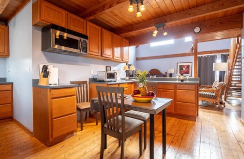 Pukalani Condo | Stunning Views, Great Location in a Private Studio