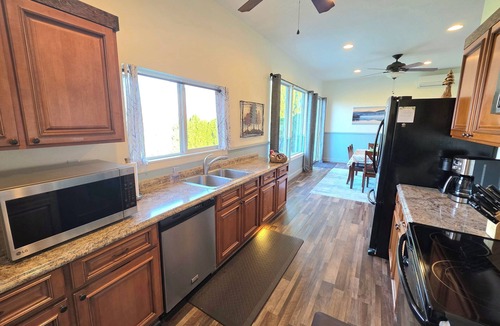 Monitor House | Stunning Views & No Check-Out Chores!