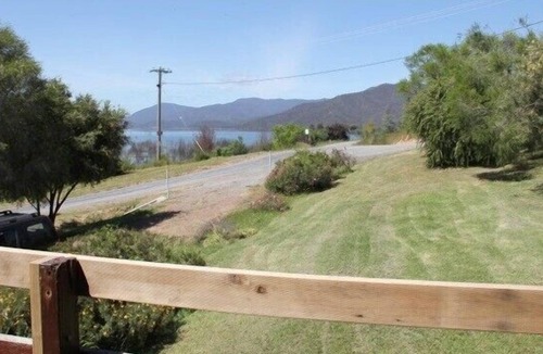 Goughs Bay House | Stunning views of Lake Eildon