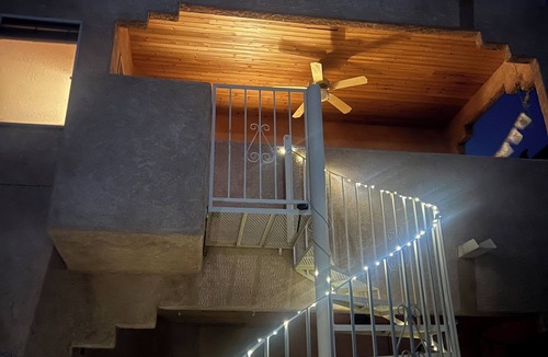 La Luz Del Sol House | Stunning views of sunrises and hot air balloons. Zen garden & a hot tub await.