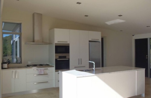 Rawhiti House | Stunning Views on the Coast