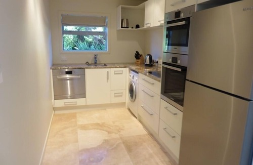 Rawhiti House | Stunning Views on the Coast