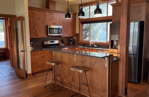 Cle Elum House | Stunning Views! Private hot tub