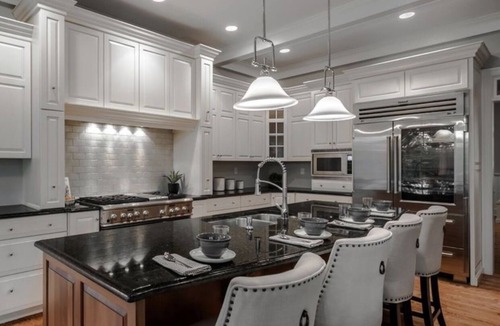 Media House | Stunning Views, Resort-style Pool, & Tree House,