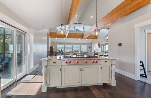 Park City House | Stunning views, sleeps 10, firepit, decks, hot tub