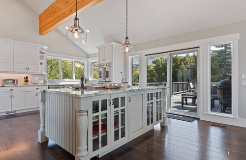 Park City House | Stunning views, sleeps 10, firepit, decks, hot tub