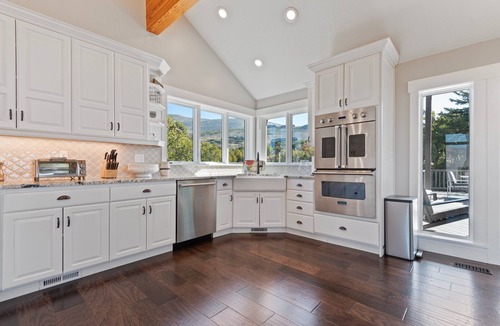 Park City House | Stunning views, sleeps 10, firepit, decks, hot tub