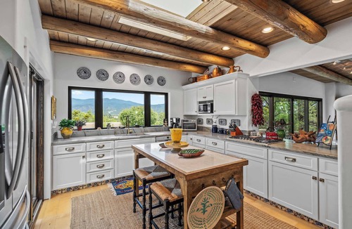 Santa Fe House | Stunning Views, Southwestern Elegance
