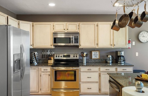 Northwest Colorado Springs House | Stunning views of Pikes Peak! 4x Kings beds Near Garden of Gods Dogs OK!