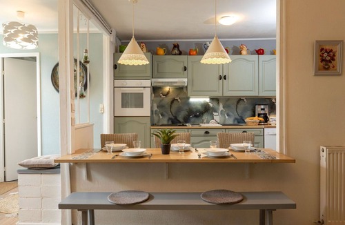 Cancale House | Stunning villa for 5 guests with WIFI, TV, patio and pets allowed