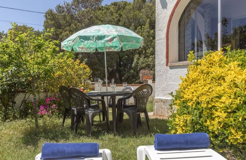 Creixell House | Stunning villa for 6 people with A/C, WIFI and TV