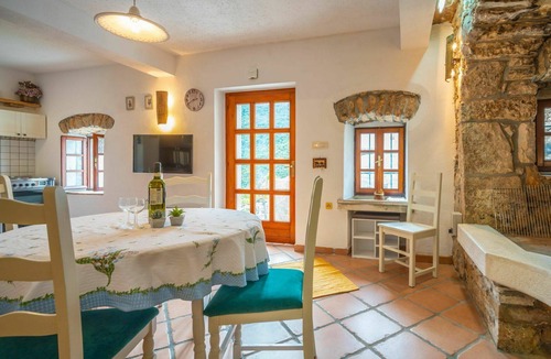Sucici House | Stunning villa for 6 people with A/C, WIFI, TV, terrace and panoramic view