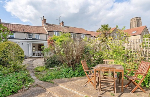 Batcombe House | Stunning villa for 5 people with WIFI and pets allowed