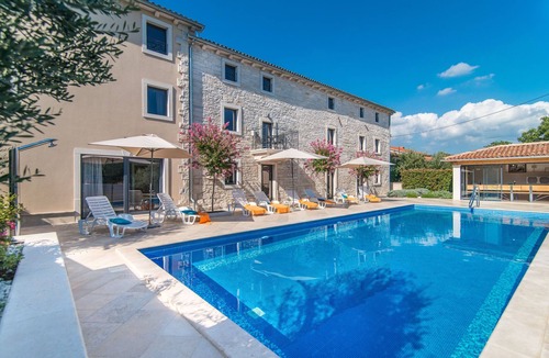 Kringa Villa | Stunning Villa in Kringa with Swimming Pool