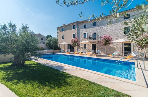Kringa Villa | Stunning Villa in Kringa with Swimming Pool