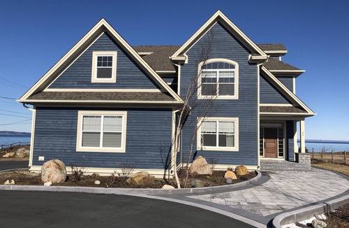 Conception Bay South House | Stunning Waterfront Home On The Bay, only 22 minutes from downtown St. John's