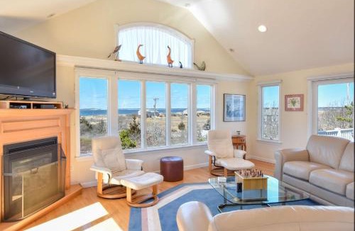 North Eastham House | Stunning Water Views by Private Beach