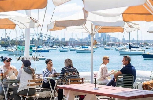 Elizabeth Bay Apartment | Stunning Waterfront Haven with Majestic Views