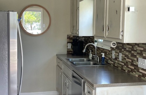 Richmond Hill House | Stunning Waterfront View with Private Dock House