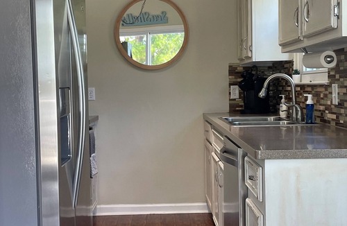 Richmond Hill House | Stunning Waterfront View with Private Dock House