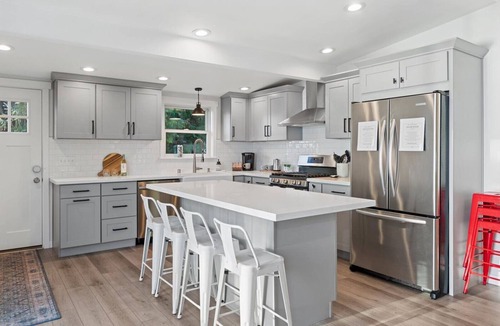 Warm Beach House | Stunning Waterfront Beach House