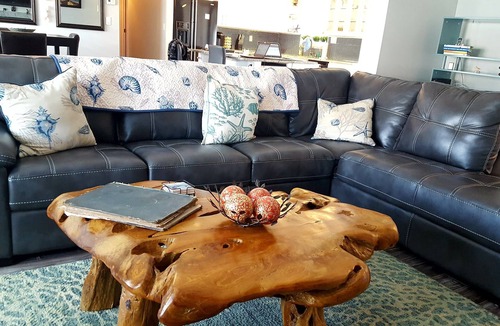 Tampa Shores House | STUNNING WATERFRONT RESORT EXPERIENCE!