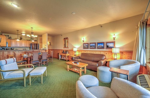 Two Harbors Apartment | Stunning Waterfront Condo- Pool/Hot Tub/Sauna (3BR 3Bath)