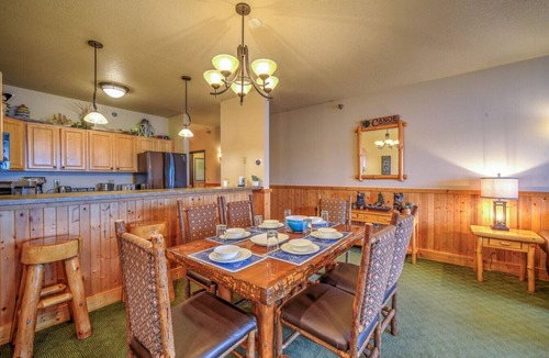 Two Harbors Apartment | Stunning Waterfront Condo- Pool/Hot Tub/Sauna (3BR 3Bath)