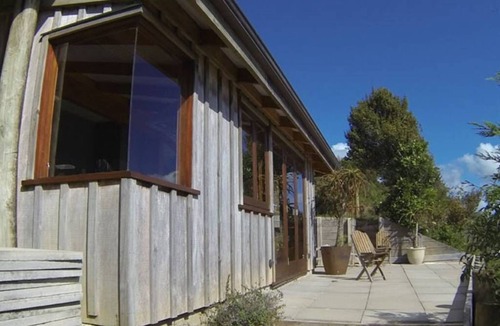 Te Tii Apartment | Stunning white sand beach with gated access