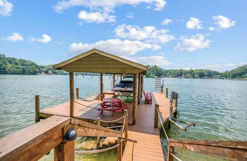 Westlake Corner House | Stunning Wide-Water Views, Private Dock, Spacious Deck, Kayaks & Paddle board