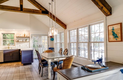 Ludlow House | Stunning Winter Ski, Summer Lake and Fall leaf-peeping home.